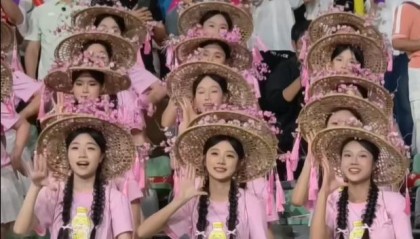 B体育登录入口-粤超首轮梅州队主场告负，但粉红啦啦队又赢了